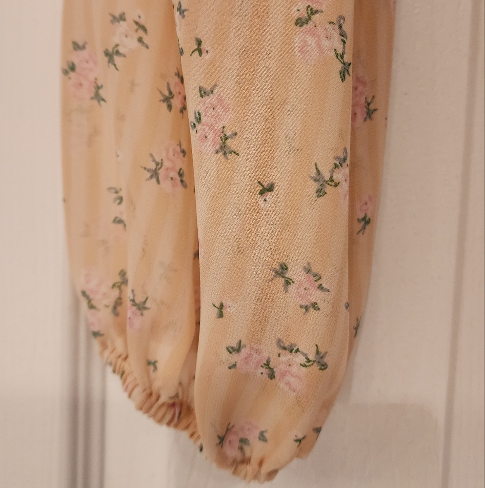 GIANNI Bini Woven Bailey Floral Chiffon Top Front Tie And Plunge V-neck Sz Small - Picture 6 of 9